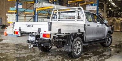 2016-toyota-hilux-sr-4x4-cab-chassis-22.jpg